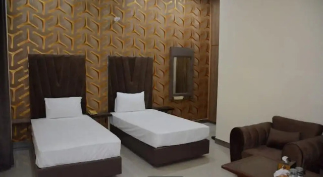 Hotel The Taj Multan, Book Hotel Hotels in Punjab Region with Parking, Parking