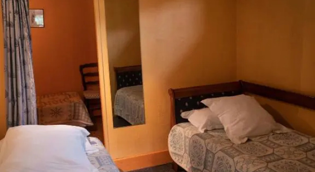 Пятиместный номер Standard Hotel Beau Rivage