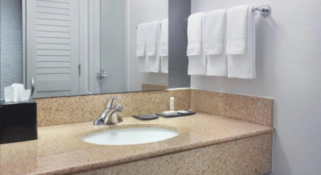 Номер Standard Courtyard by Marriott Raleigh Midtown