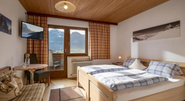 Апартаменты с 3 комнатами Landhaus Elfi