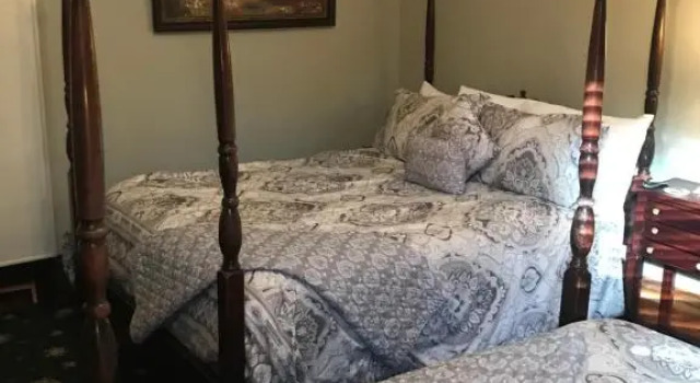 Четырёхместный номер Standard The Campbell House Inn