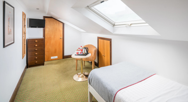 Abbey Hotel, London Shepherds Bush, Забронировать Отель Отели Лондона 3 звезды, рядом с Westway Sports Centre, 3*