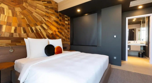 Двухместный люкс с балконом SUN & MOON, Riverside Hotel