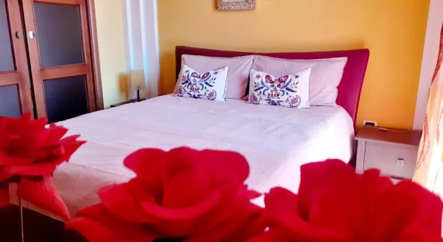 A casa di Sabina, appartamento a Castelbuono, Book Apartment Hotels in Sicily with Parking, Parking