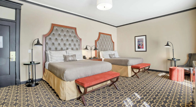 Четырёхместный номер Standard The Peery Salt Lake City Downtown, Tapestry Collection by Hilton
