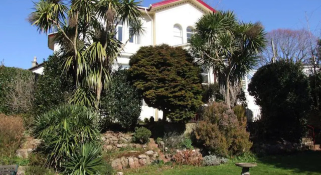 Trafalgar House B & B, Varaa Bed and Breakfast Torquay Devon