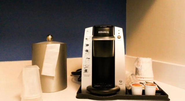 Четырёхместный номер Standard с балконом Holiday Inn Express Hotel & Suites Custer by IHG
