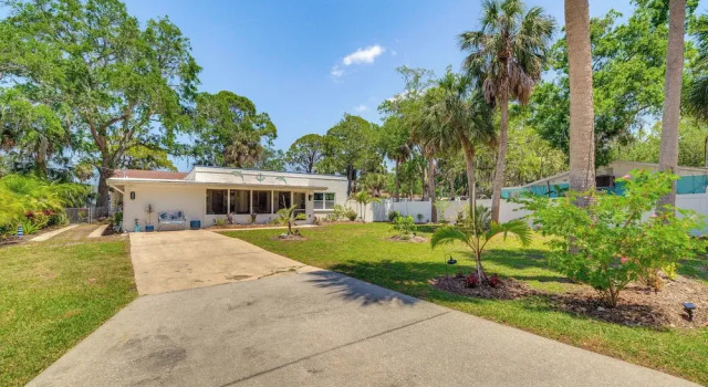 Коттедж Hot Tub & Gas Grill: Port Richey Retreat