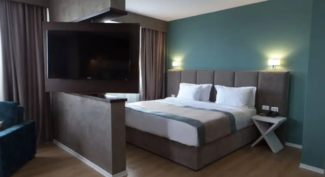 Полулюкс VH Premier AS Tirana Hotel