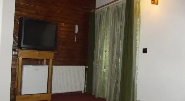 Pension Vila Melinda, Rezervovat Hotel Hotely v Hunedoara s parkováním, Parkování