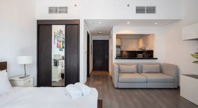 Classic Studio in the of the Marina Bnbmehomes, Забронировать Отель Джумейра , рядом с Dubai Marina Yacht Club