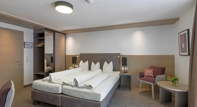 Номер Comfort с балконом Quality Hosts Arlberg - Hotel Goldenes Kreuz B&B - Sommerkarte Premium inklusive