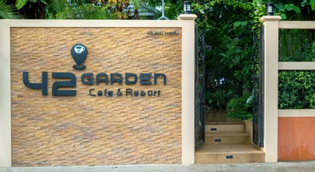 42Garden 3-Bedroom Escape (Tropical garden view)