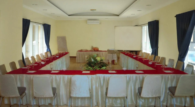 Rck ( Resort Cinta Kasih) by Myhome Hospitality, Book Resort Cipayung West Java