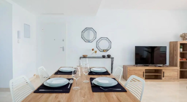 2306 - Brand new apt, walking distance to beach!