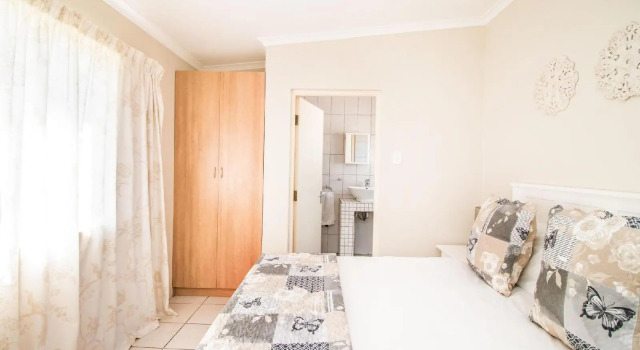 Little Rose Guesthouse & Self-Catering, Rezervovat Penzión Port Elizabeth Central 