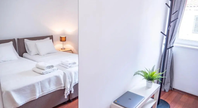 Pinna Apartments Hvar, Забронировать Апартаменты/квартира Отели Хвара с парковкой, рядом с Church of the Holy Spirit Hvar, Парковка