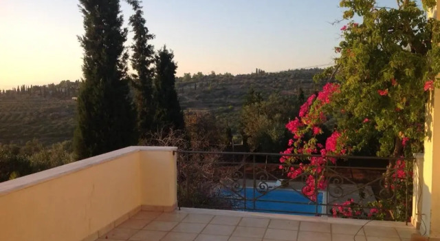Коттедж Sea View Pool Villa with Independent Guest house