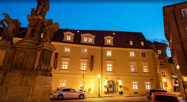 Old Royal Post Boutique Hotel & Premium Suites
