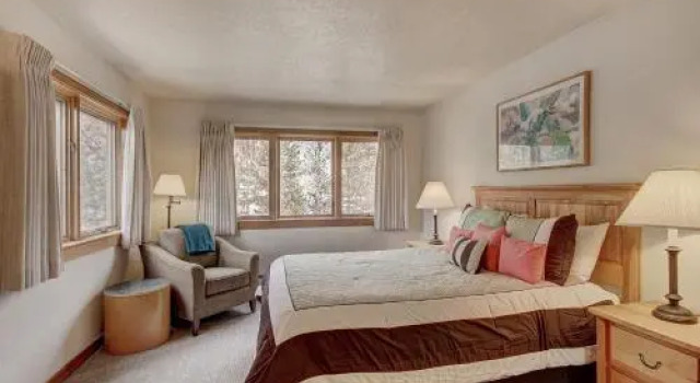 1633 Quicksilver Condo