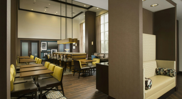 Hampton Inn & Suites Syracuse/Carrier Circle, Rezerwuj Hotel Syracuse 