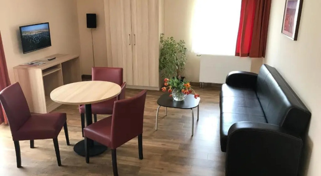 Апартаменты Hotel Karls Burg