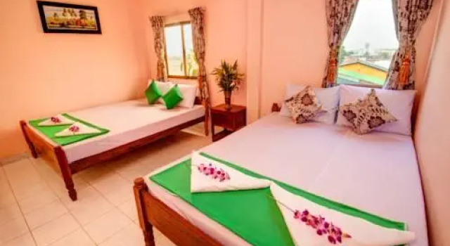 #10 Lakeside Guesthouse, Buchen Sie Hotel Hotels in Kandal mit Parkplatz, Parkplätze