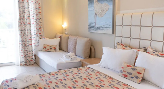 Трёхместный номер Superior с балконом и рядом с пляжем Georgalas Sun Beach Resort