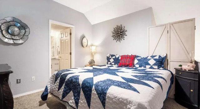 Номер Standard Warm Welcome Getaway Resort Stay for 6 With Amenities Near Downtown