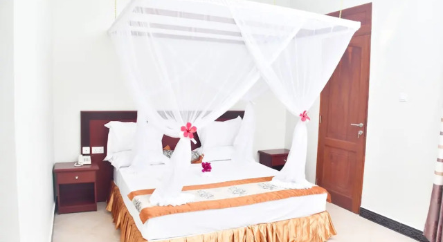 Номер Superior с видом на сад Sea Crest Hotel