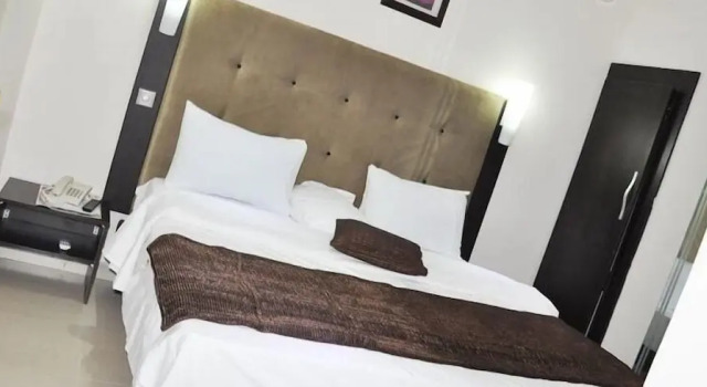 Lush Suites