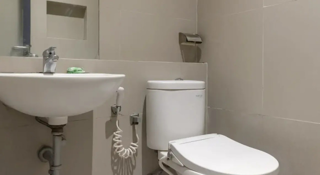 Deluxe Twin room Mono Coliving Kencana, Surabaya
