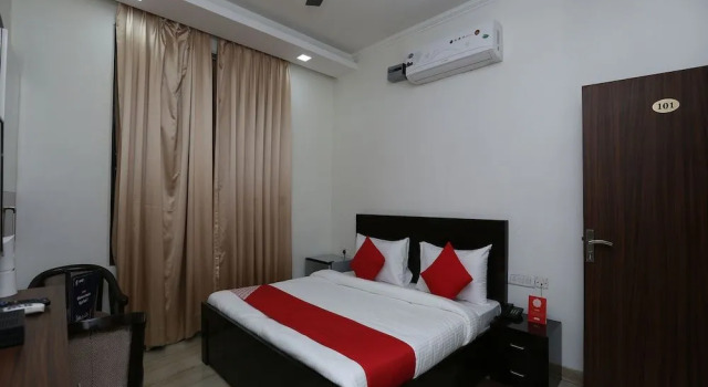 OYO 15907 The Destiny Inn