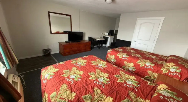 Четырёхместный номер Standard Rollies Motel Daytona Beach by Hotel O