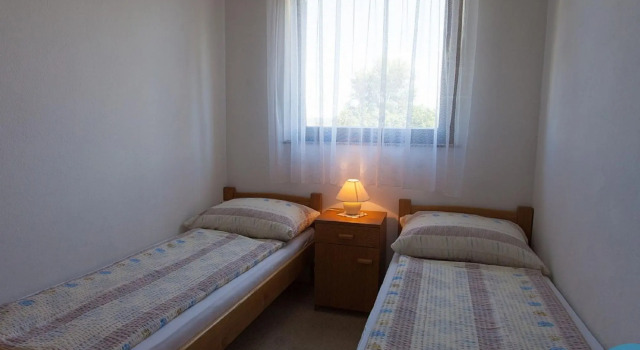 Spacious Apartment With Terrace & Garden Grill, Prenota Appartamento Hotel a Isole Quarnerine con parcheggio, Parcheggio