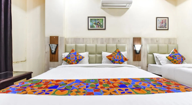 Номер Standard Fabhotel Golden Palms