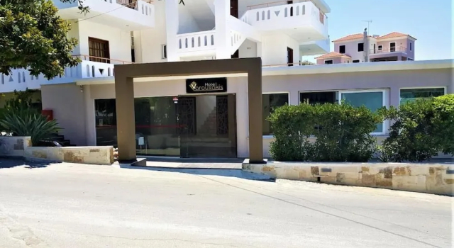 Varouxakis Hotel