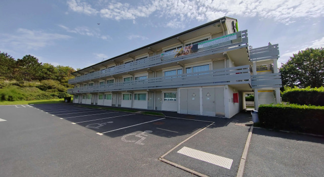 Campanile Caen Est - Mondeville, Забронировать Отель Кан 