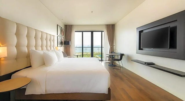 Двухместный люкс Executive Hotel Soleil Ha Long, Trademark Collection by Wyndham