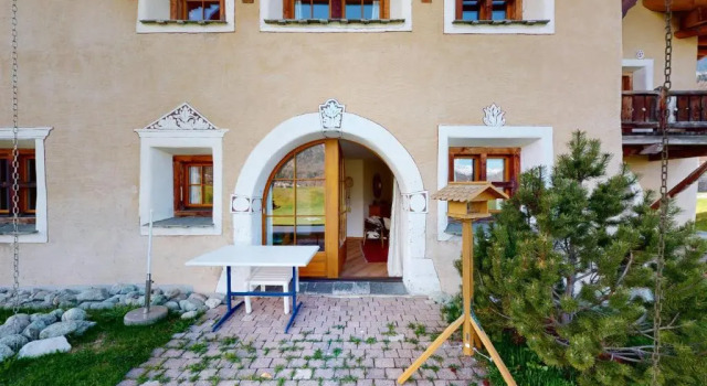 Romana 4, Book Hotel Silvaplana 