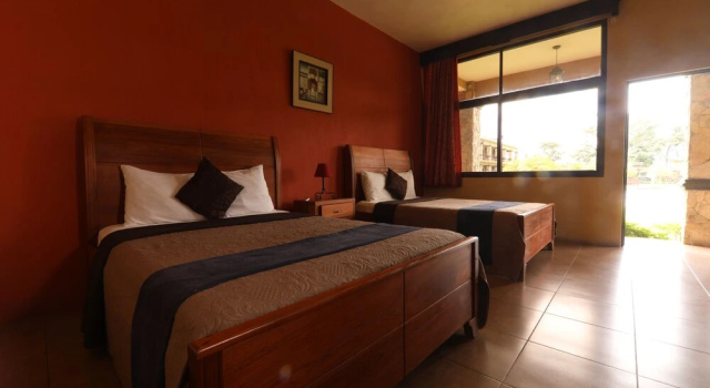 Четырёхместный номер Comfort Grand Caporal Hotel
