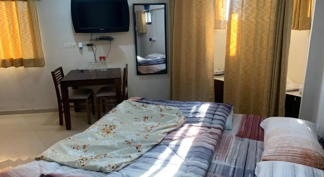 Kamil’s Studio Apartment