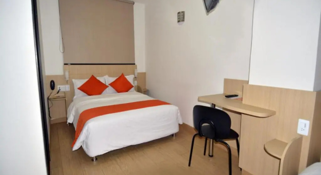 Двухместный номер Standard Hotel Granada Plaza
