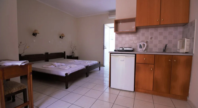 Студия с балконом и с красивым видом из окна Ampavris Family Apartments