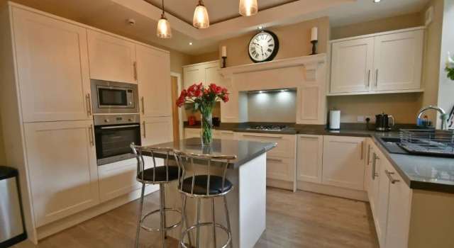 Коттедж Montrose Heights - 4Bed - 4Bath - Central Burnley