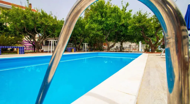 Четырёхместный номер Standard с видом на бассейн Villa Nicodemo