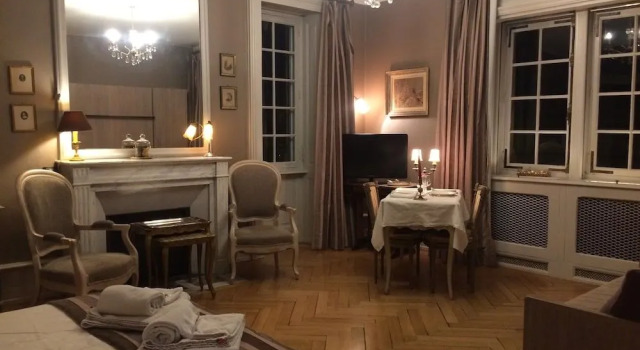Le BALCON DU PRINCE, Rezervovat Hotel Hotely v Doubs s parkováním, Parkování