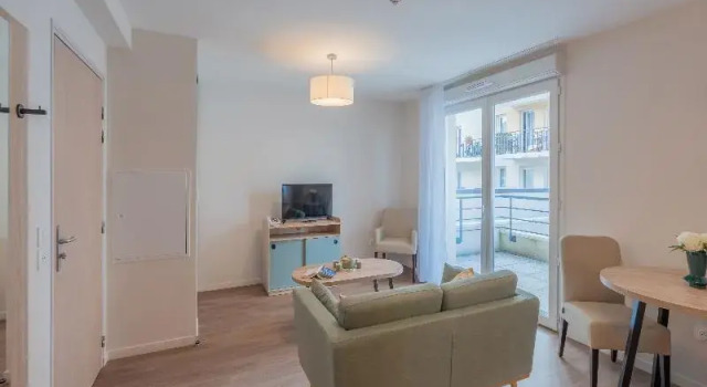 Четырёхместный люкс Quality Aparthotel Moissy-Cramayel