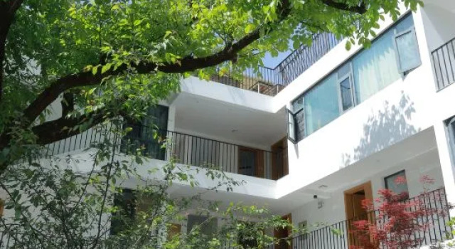 Liuba Front and Back Courtyard Themed Homestay (Old Street), Book Hotel Hanzhong Shaanxi