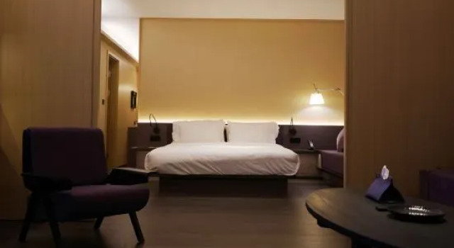 Люкс Business Tonghe Cunming Hotel